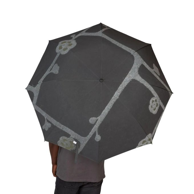 Ink and wash plum branch umbrella for sunny and rainy days - Image 3